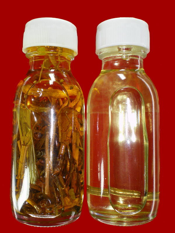 น้ำมันโสรฬ&น้ำมันหนูแมว อาจารย์ชุม ไชยคีรี