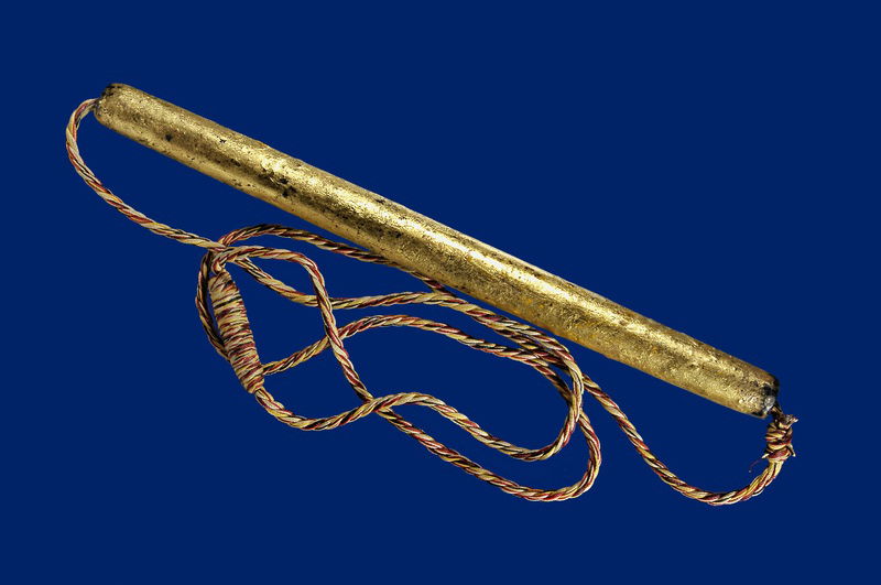 ตะกรุดมหาปราบพอกยา หลวงพ่อหยอด เนื้อเงิน